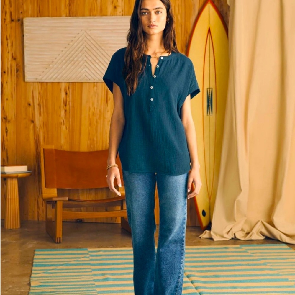 NWT Organic Cotton Top . Size - M